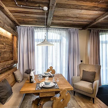 Sleeps 6 Pool Wifi